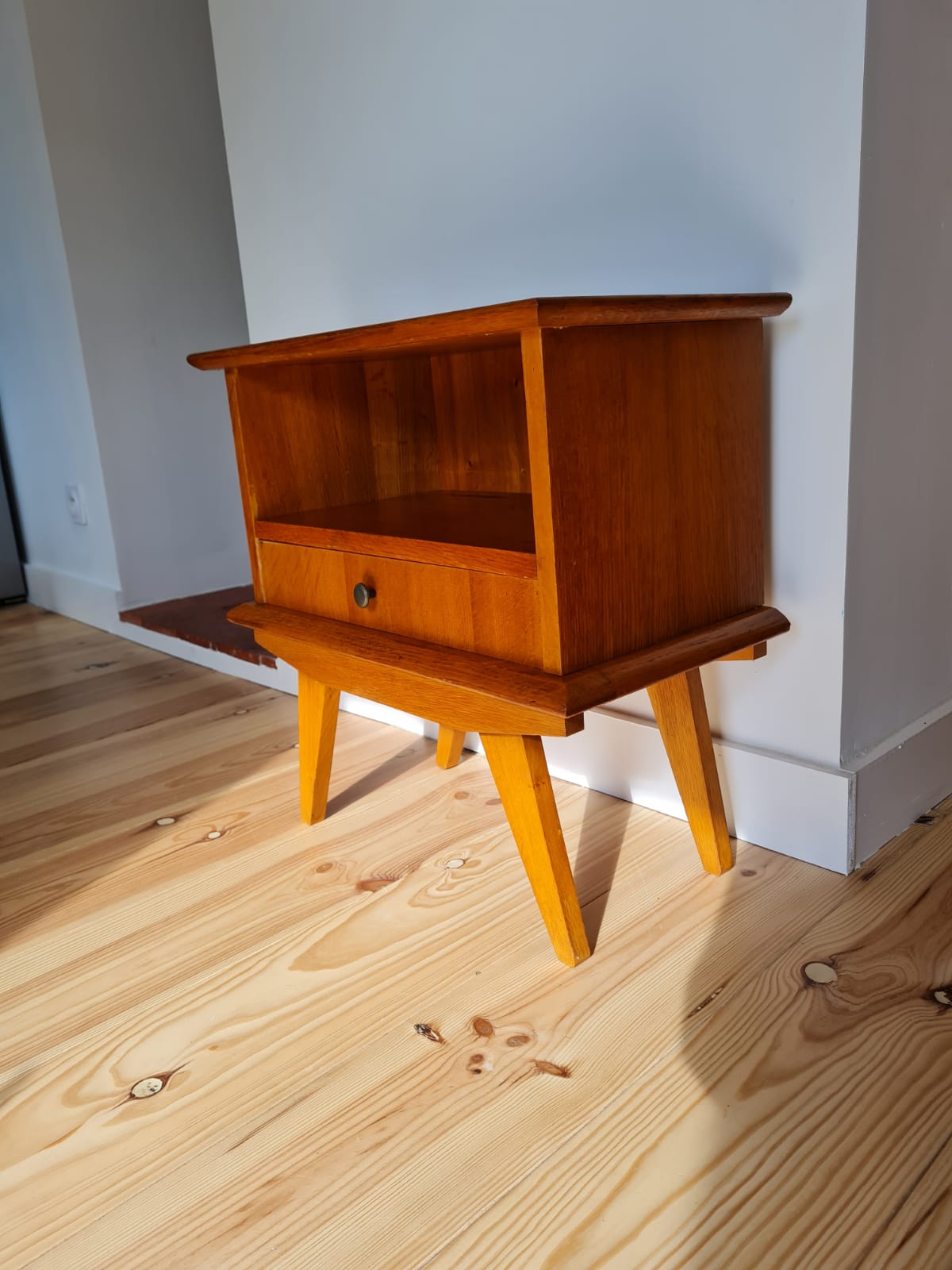 Bedside foot compass 1960