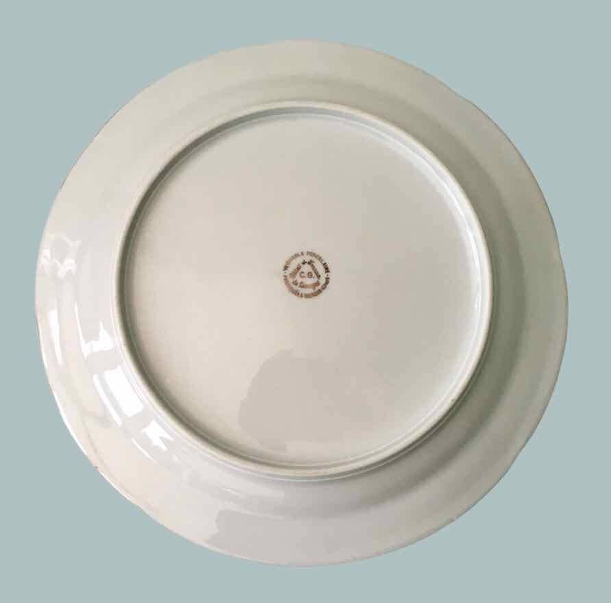 Set of 6 flowered porcelain dinner plates.