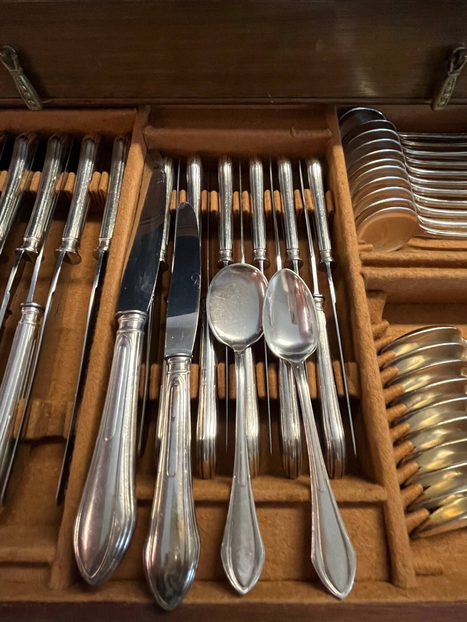 Art Deco important silver-plated metal cutlery set with wooden box Perrin early 20th century