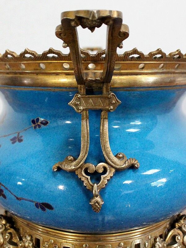 Planter in glazed porcelain and gilded bronze late nineteenth