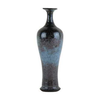 Blue doilies signed Roger Collet