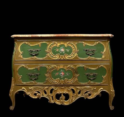 Commode sauteuse Vénitienne galbée style louis XV en bois doré et bois laqu