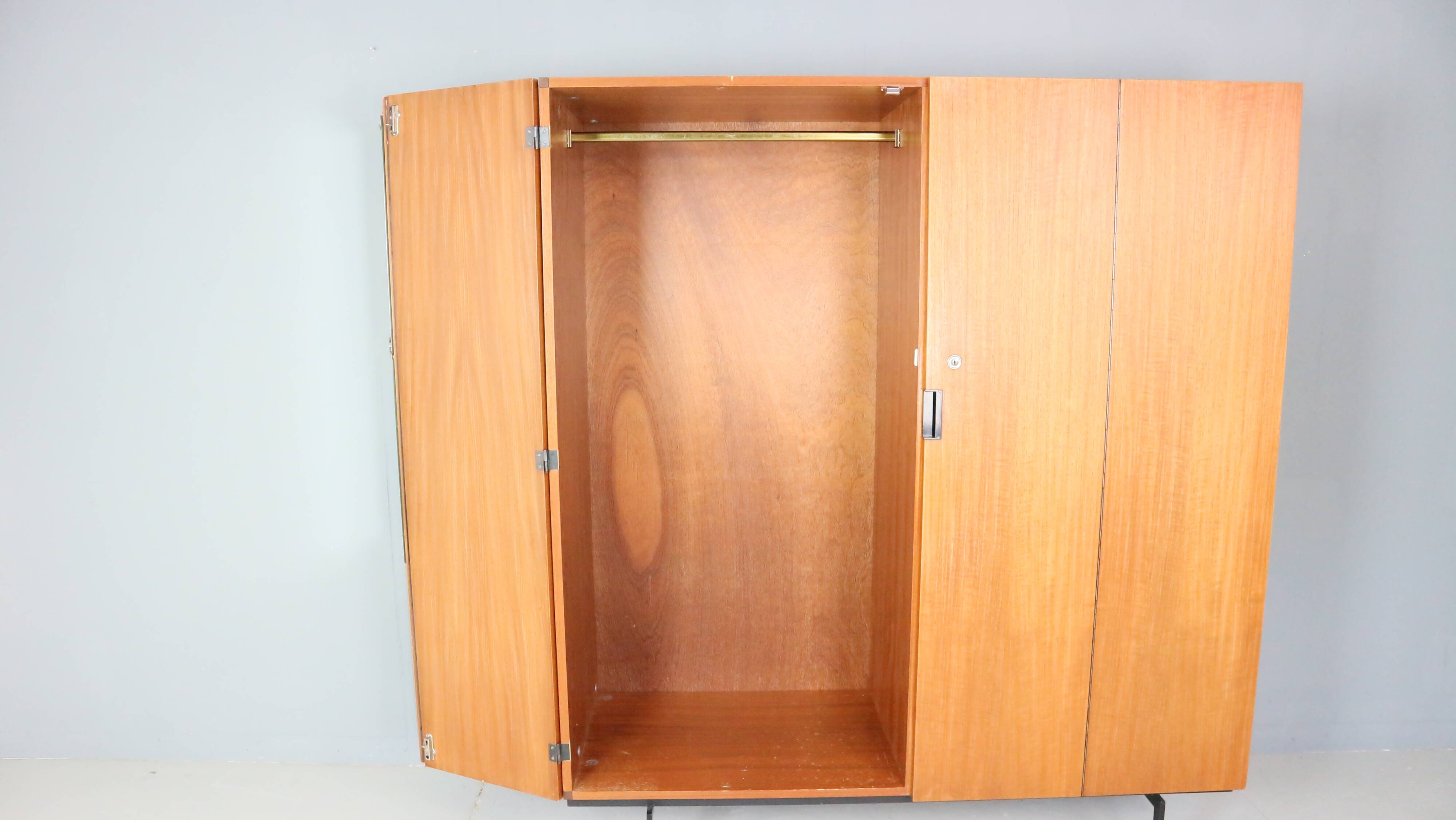 Armoire en teck Cees Braakman série japonaise "KU14" pour Pastoe, 1960