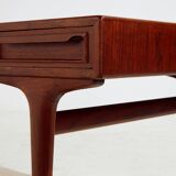 Restored teak coffee table (MK10665)