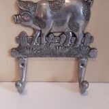 Hook metal cloth shape pig