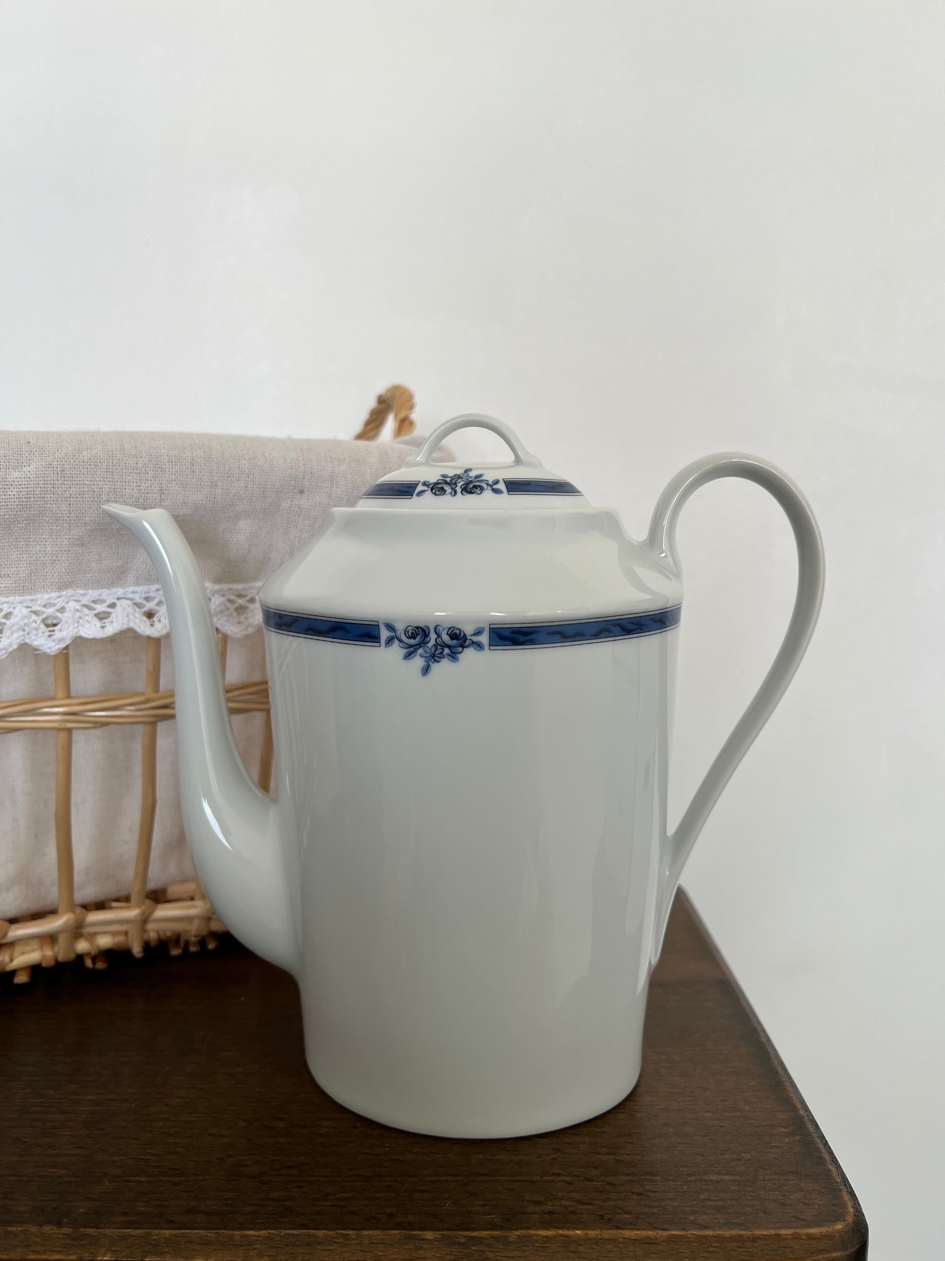 Numbered Sologne porcelain teapot
