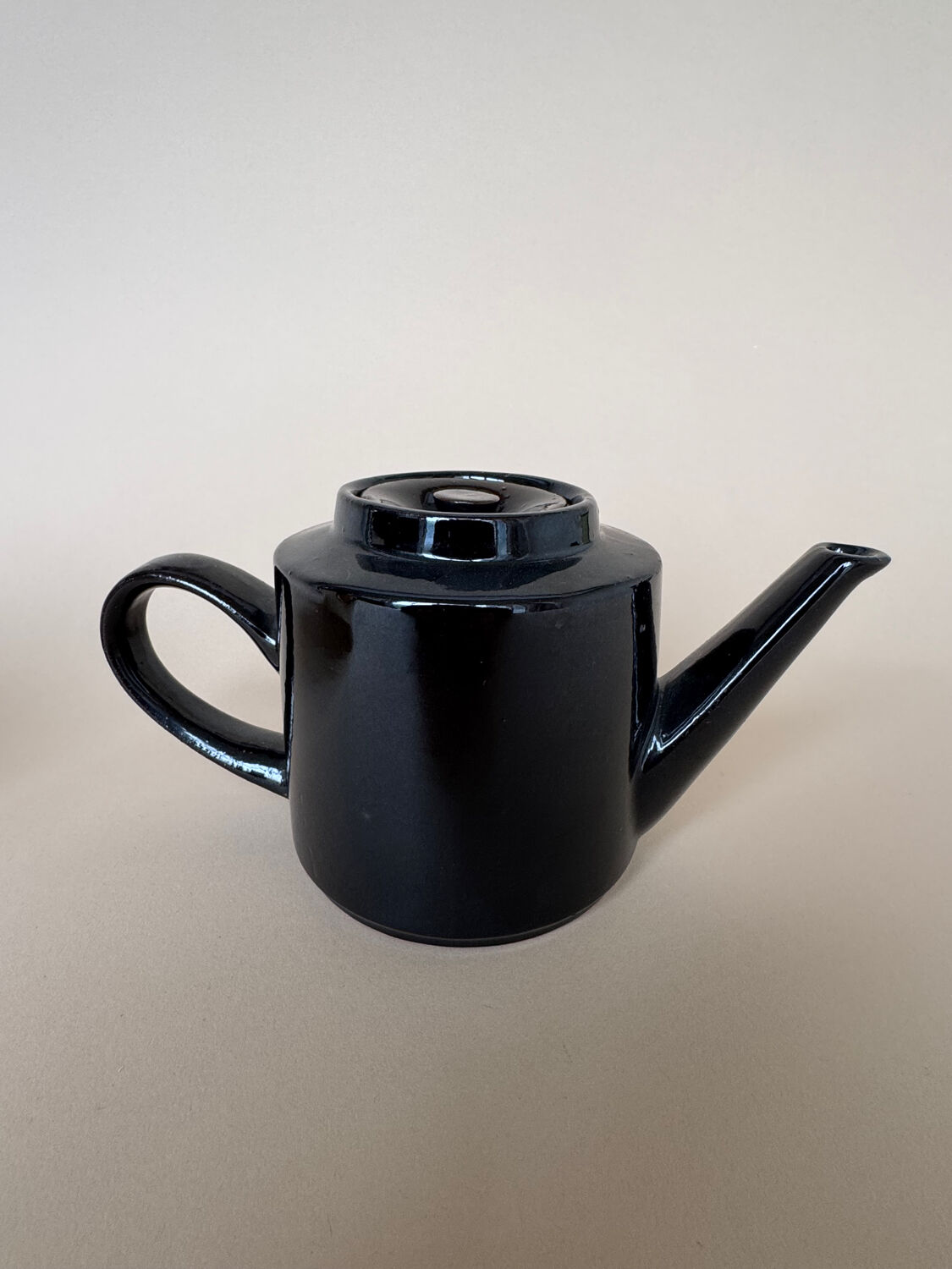 Vintage Modernist Set Of 6 Glass Coffee/Tea Cups With Ceramic Teapot