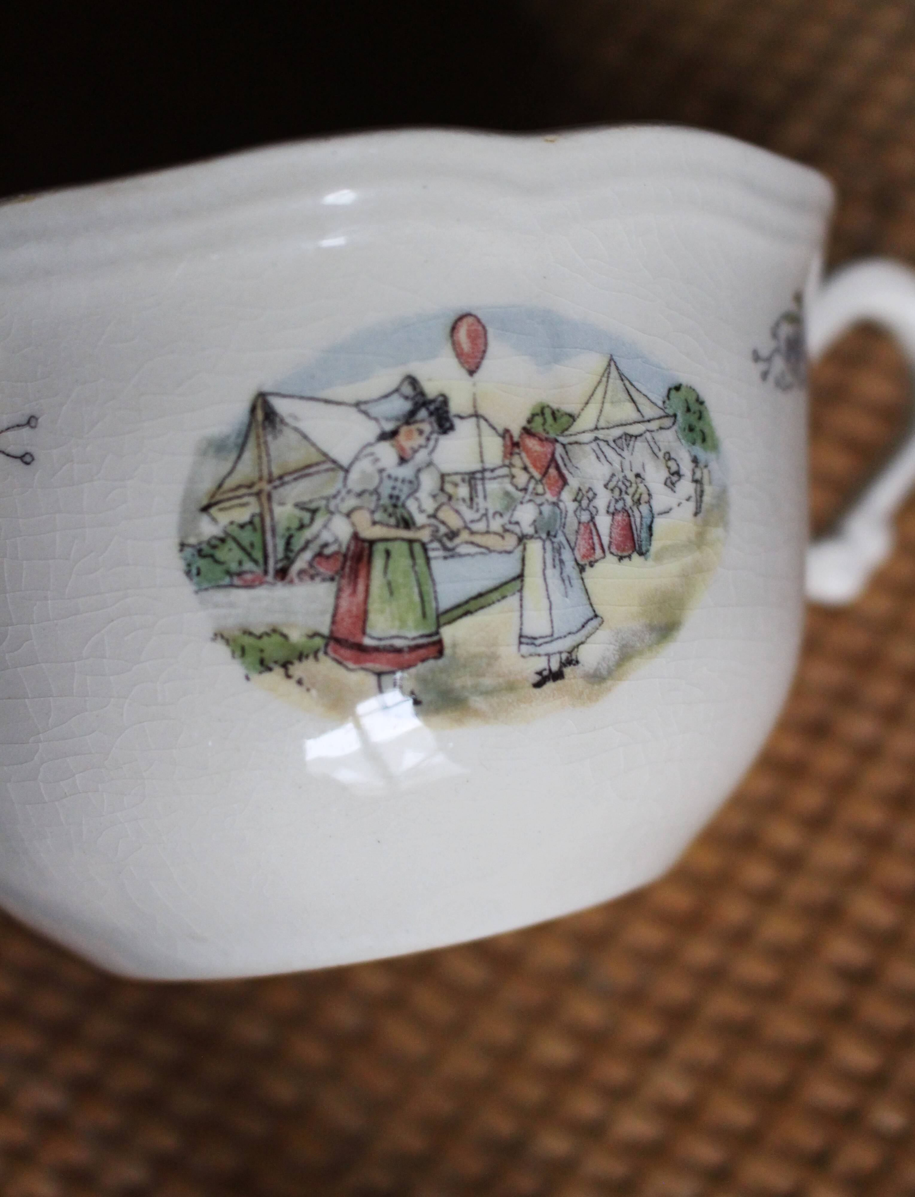 Ecru cup with flowers Alsace Sarreguemines pottery
