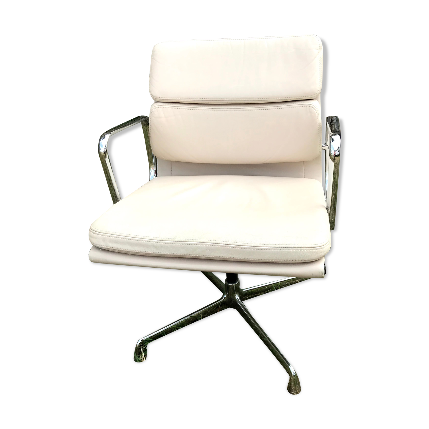 Design Soft Pad EA 208 Charles and Ray Eames office chair for Vitra 60s