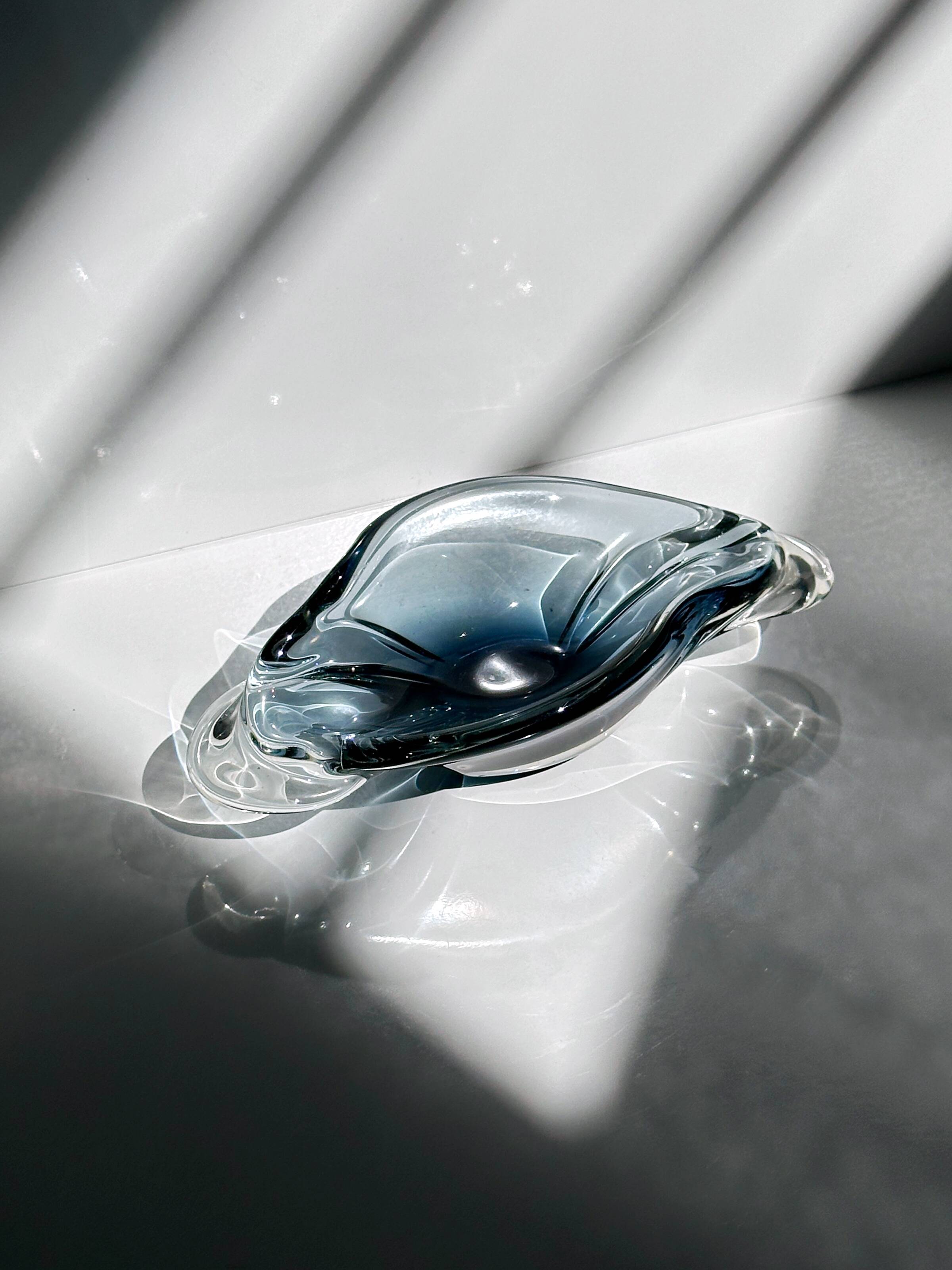 Vide-poche italien Murano années 1970 gris bleu