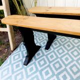 Paire de grands bancs en bois
