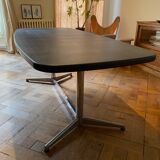Table by Giancarlo Piretti