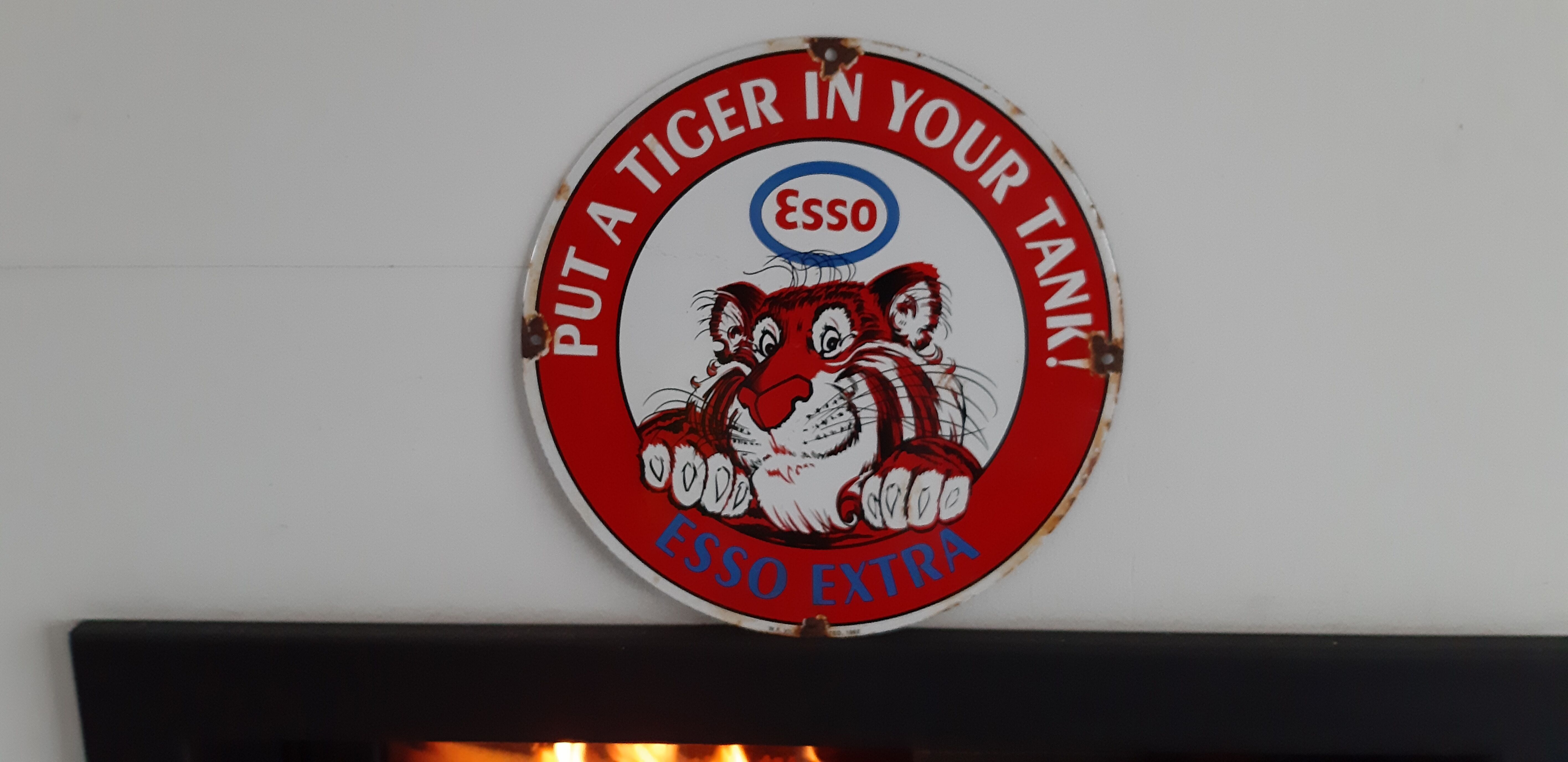 Enamelled plate ESSO 1962