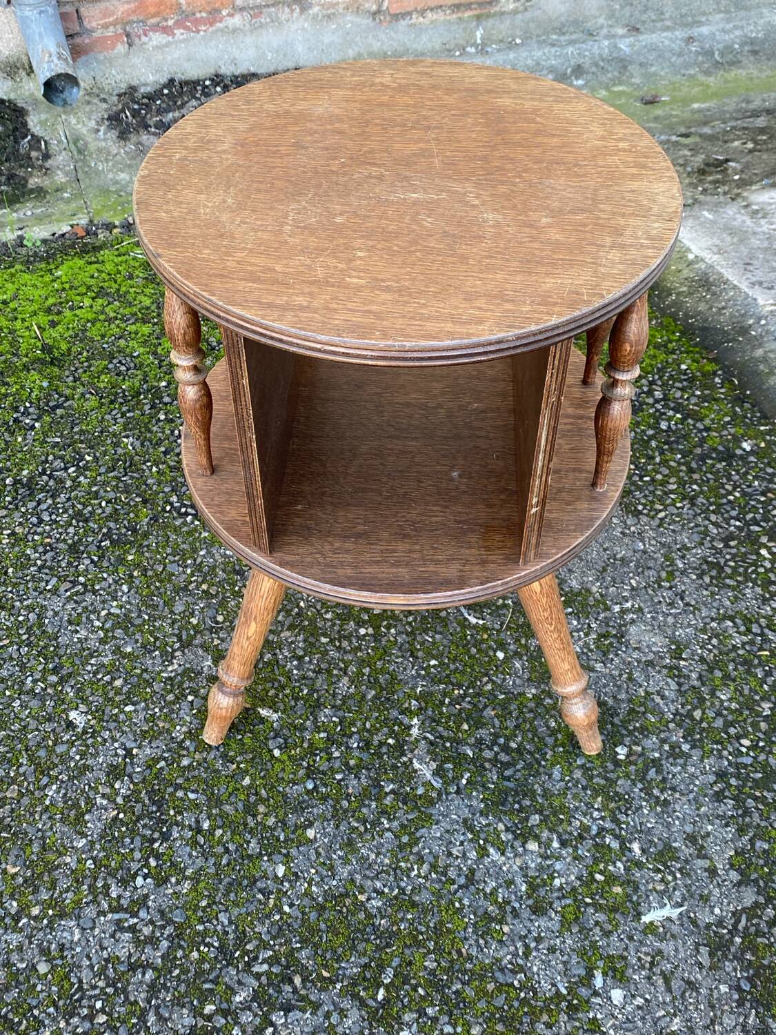Gueridon side table turned wood