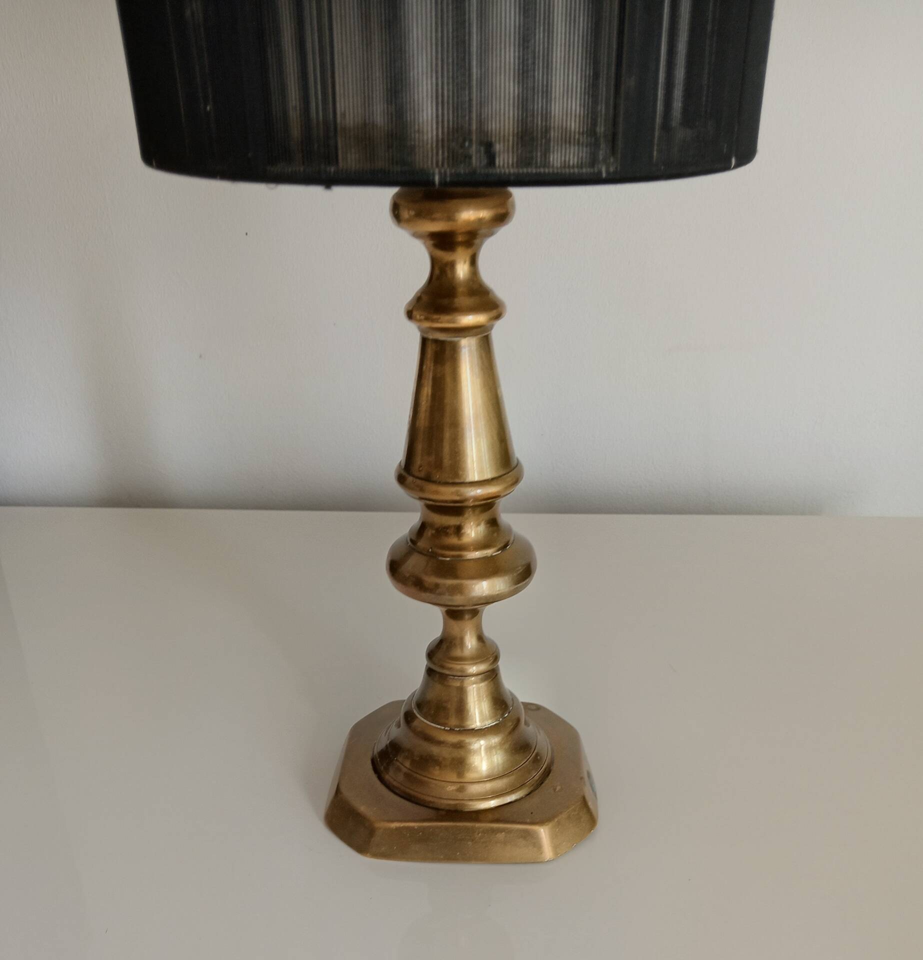 Table lamp
