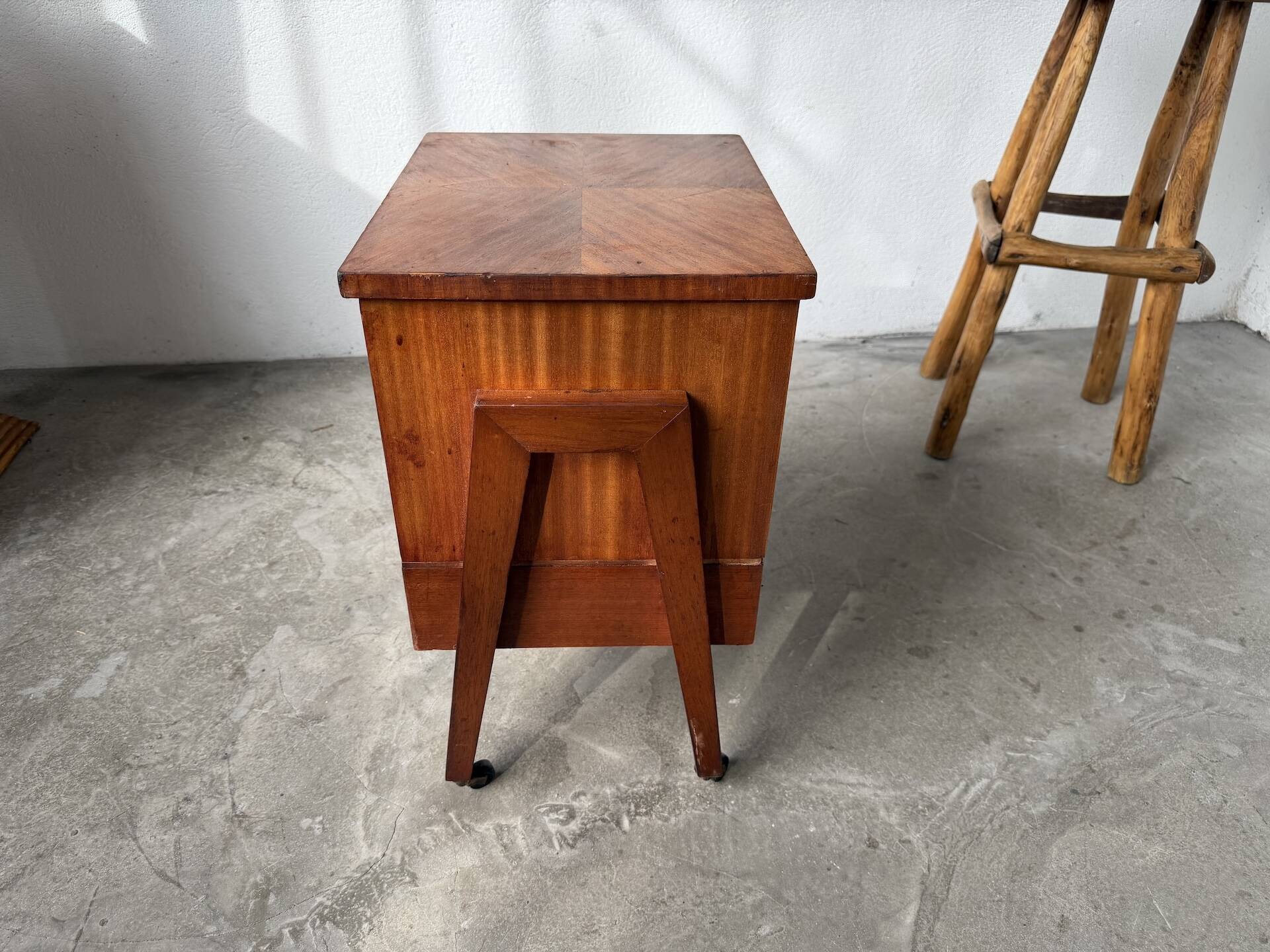 Small side table / Bedside table