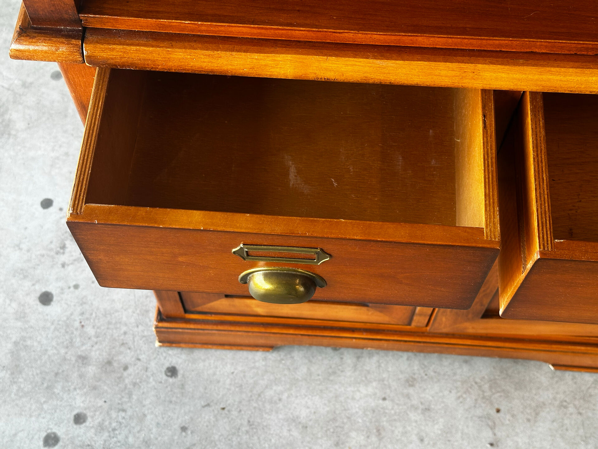 Secrétaire à rideau en merisier – Petit bureau de rangement, seconde m