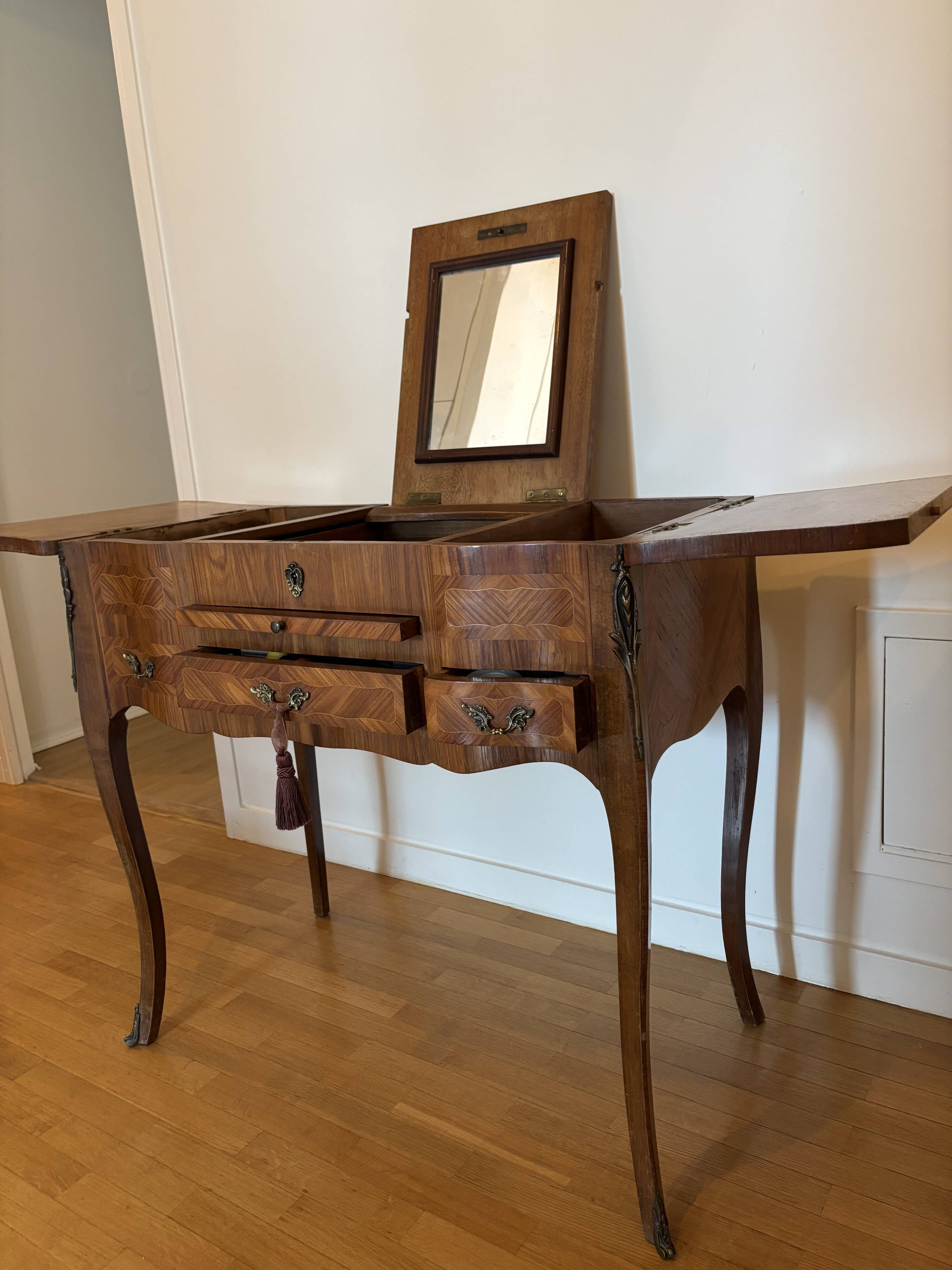 Antique dressing table with folding mirror – Louis XV style