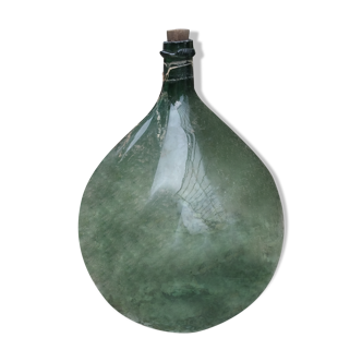 Glass bottle