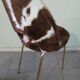 Chaise + pouf moumoute orange vache brun blanc vintage
