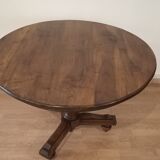 Table ronde en noyer XIXème