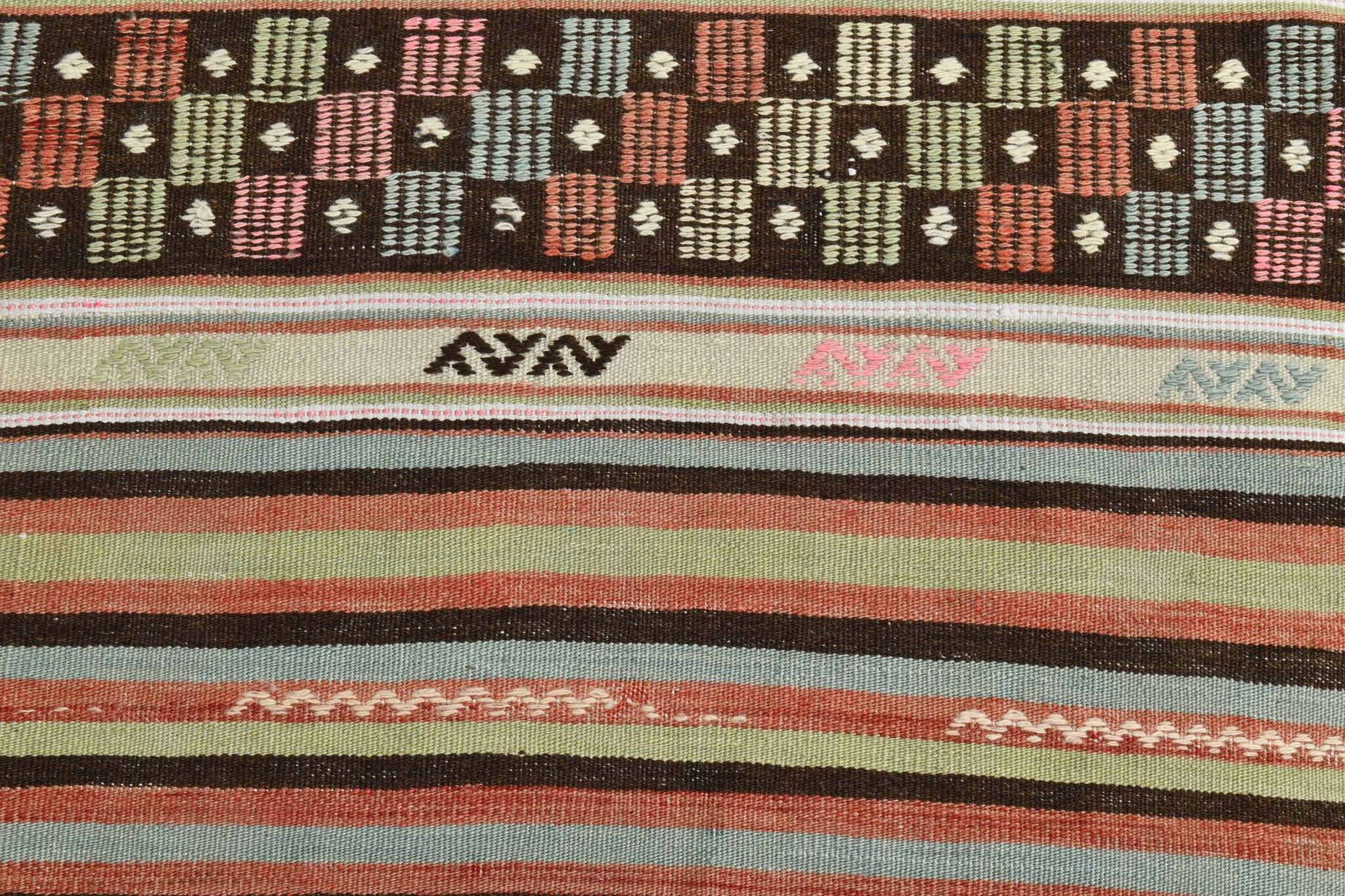 Tapis Kilim rouge pâle et vert