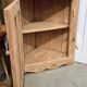 Armoire d'angle ancienne
