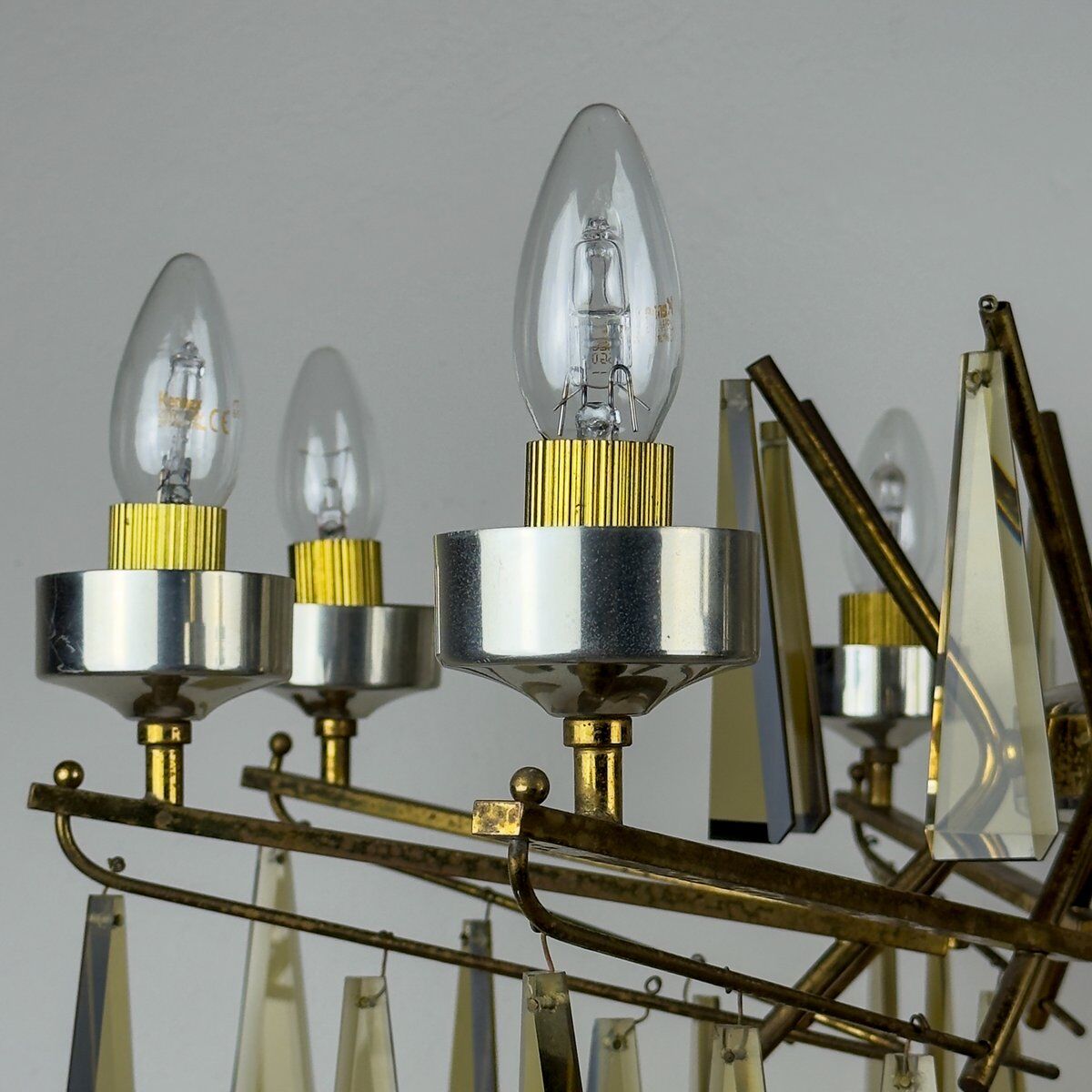 Large mid-century Italian sculptural chandelier in brass and glass, Italy, 1950s
