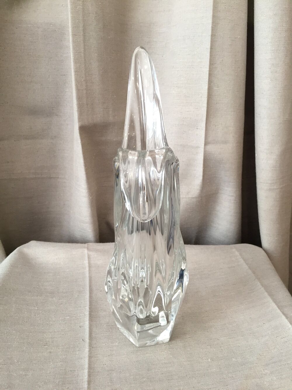 Vase en cristal de vannes de forme elancee