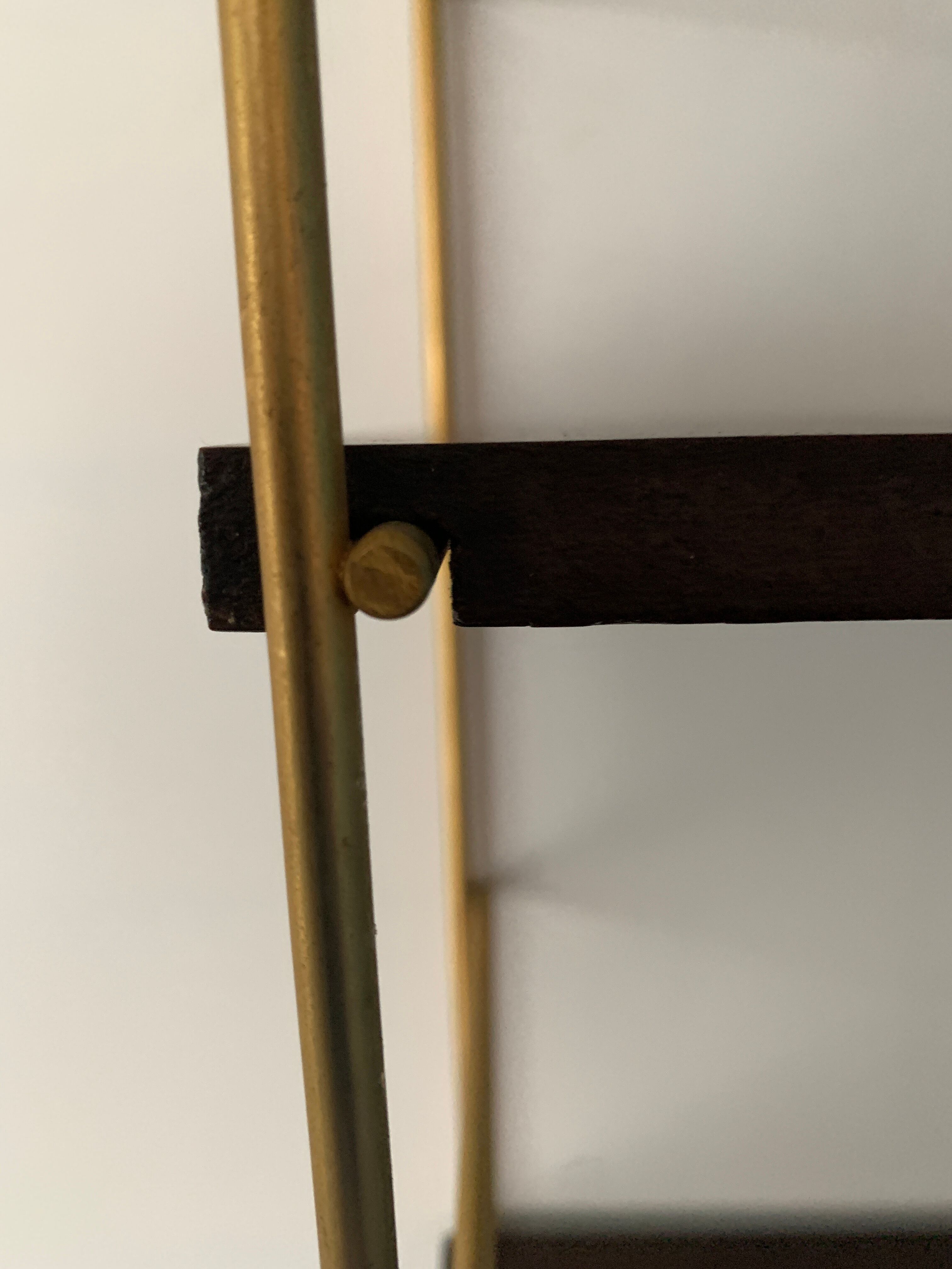 String wall shelf in wood and brass, 1960