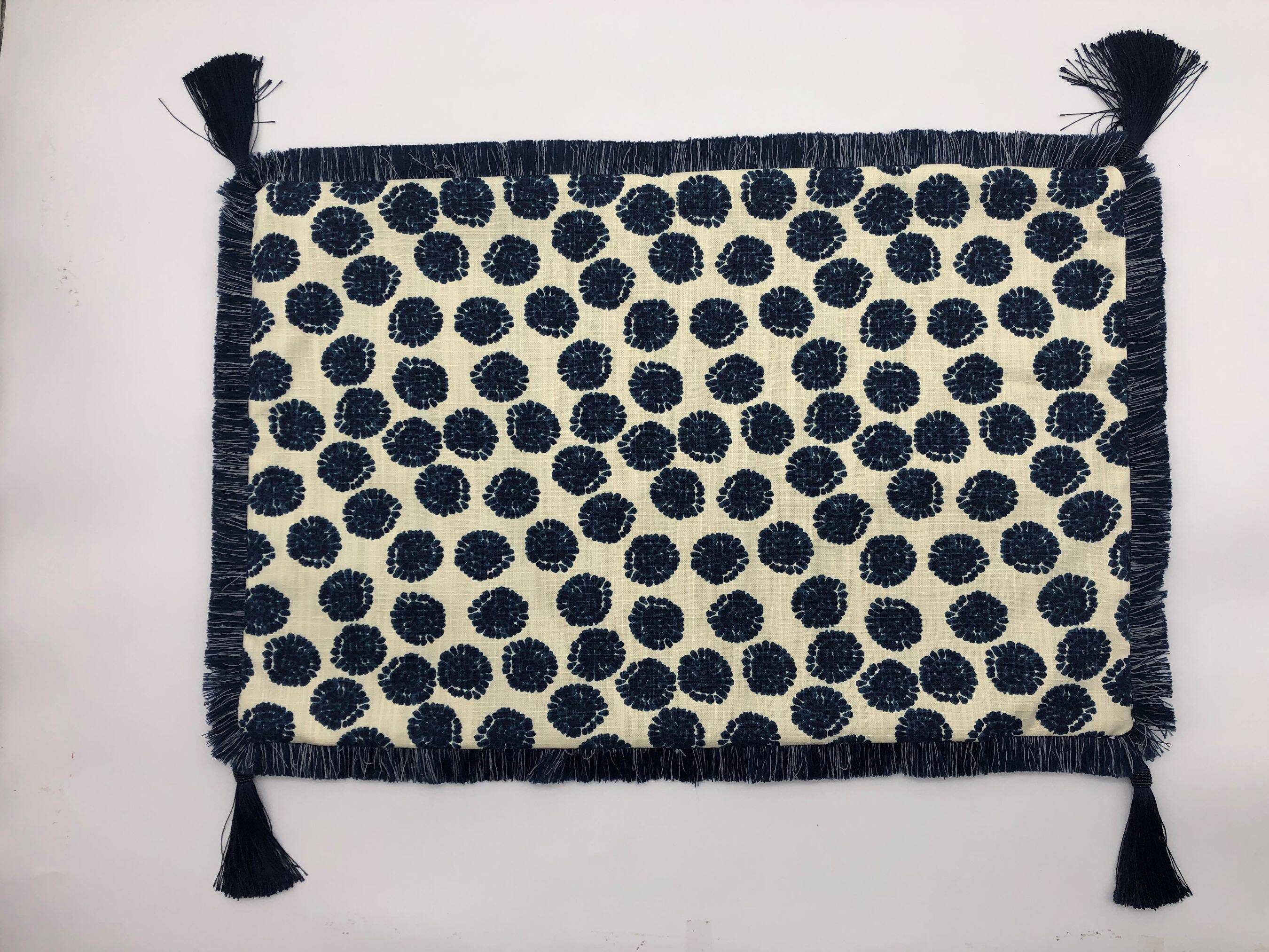 Rectangular cushion, cover and insert. Model "ERICA".