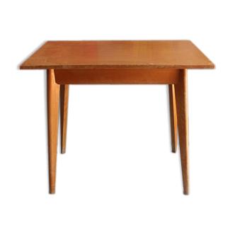 Side table compass feet