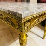 Table basse style Louis XVI – Marbre et structure bronze dorée