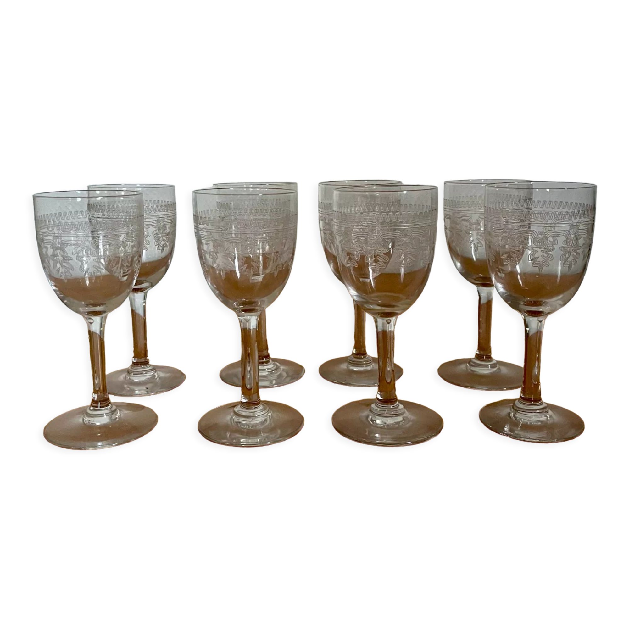 Verres à pied de bistrot vintage