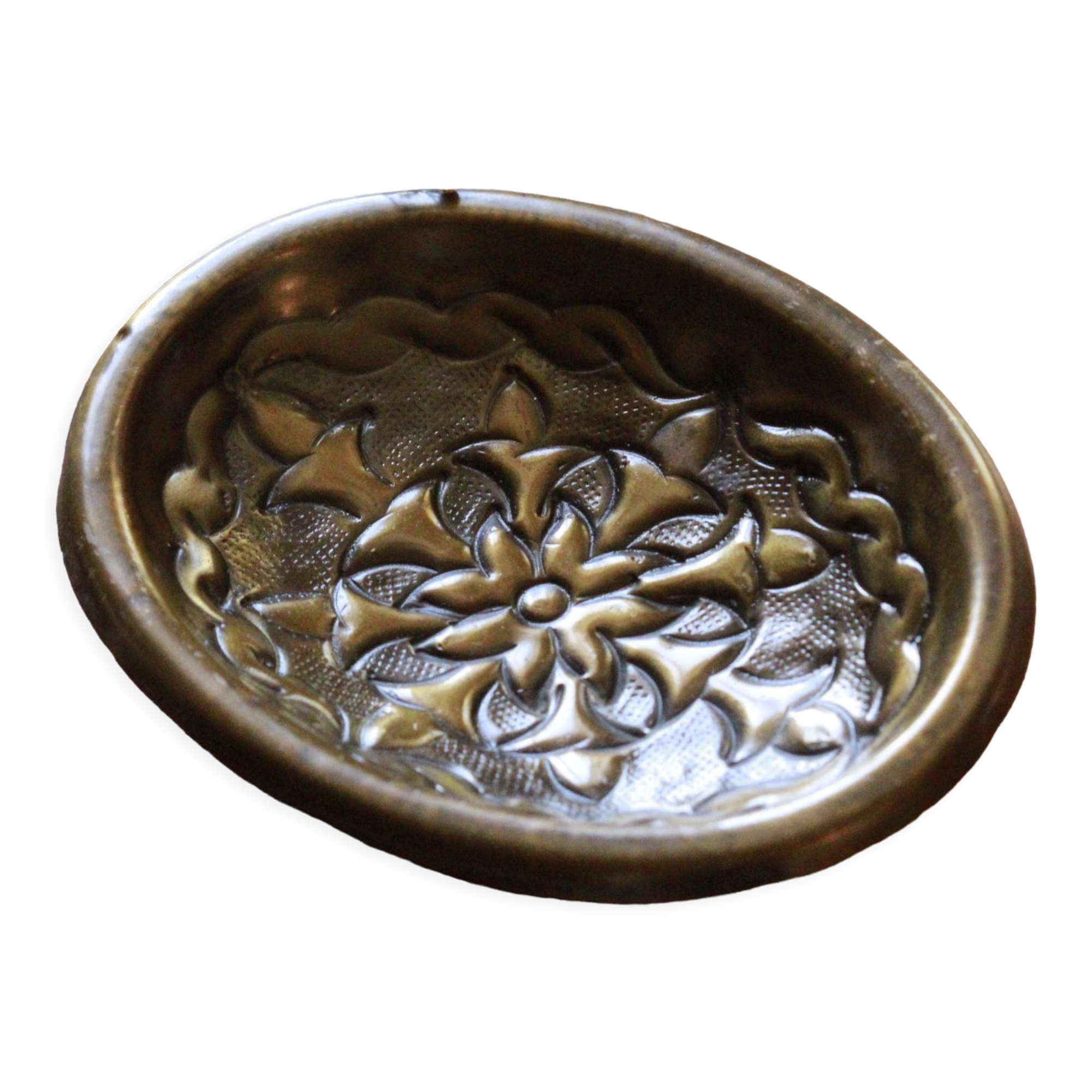 Metal soap dish