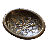Metal soap dish