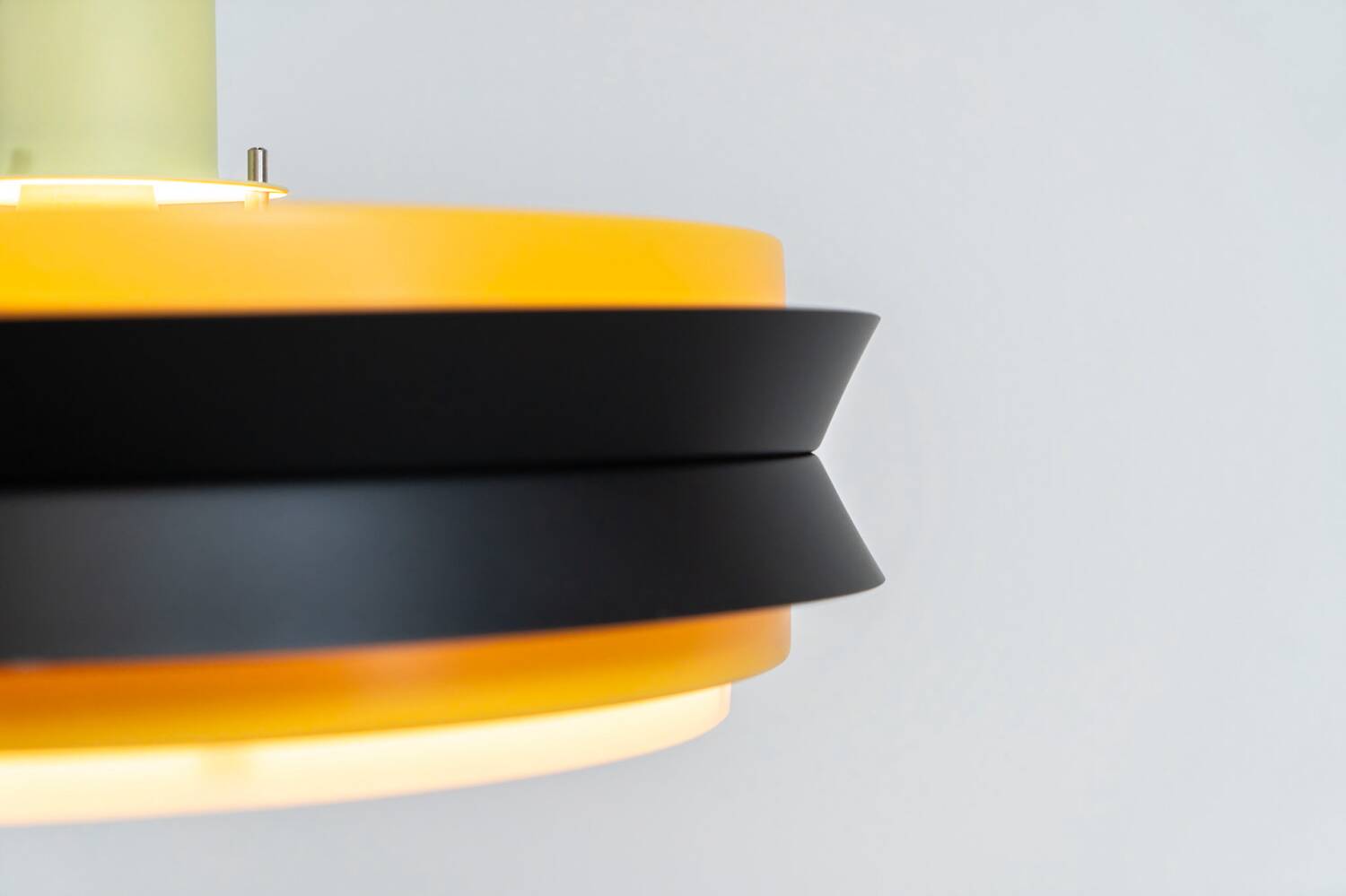 Grande suspension colorée de Carl Thore pour Granhaga (Suède, années 1960).