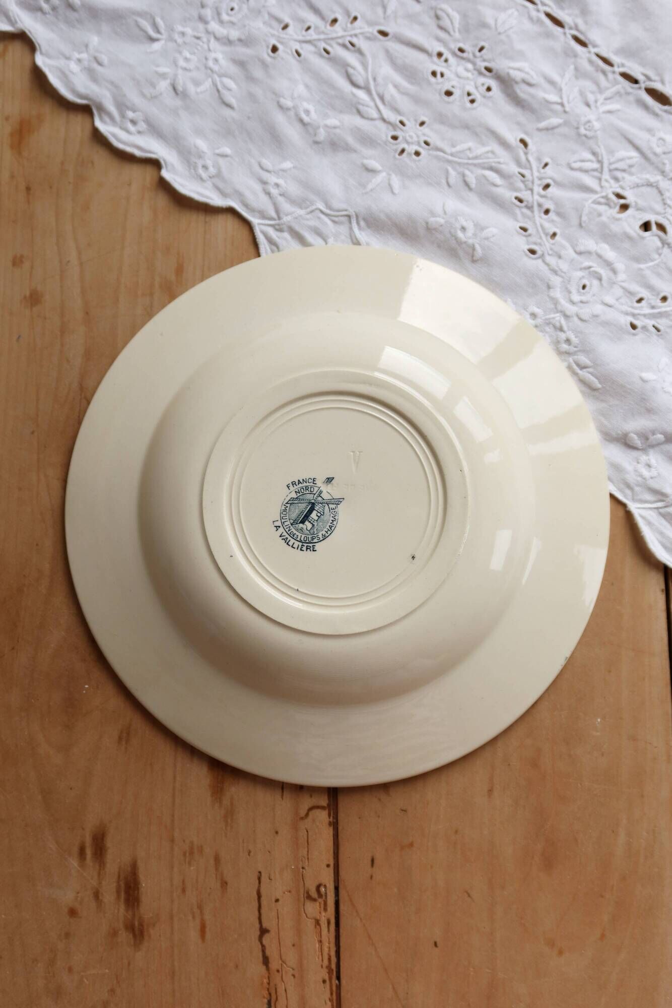 Vintage hollow plate Lavallière - Moulin des Loups - Floral rim