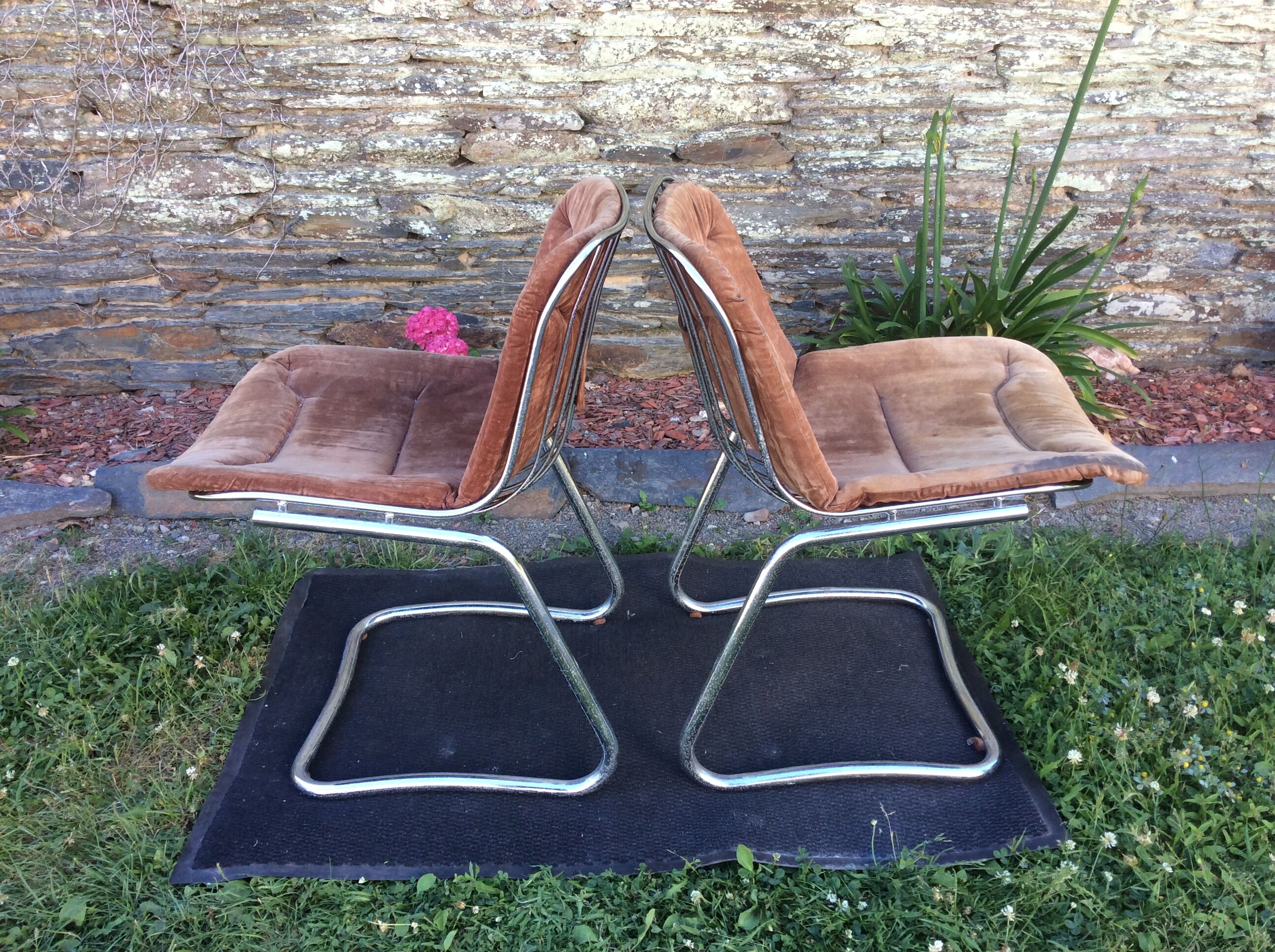 Pair of vintage armchairs in chrome tubular steel