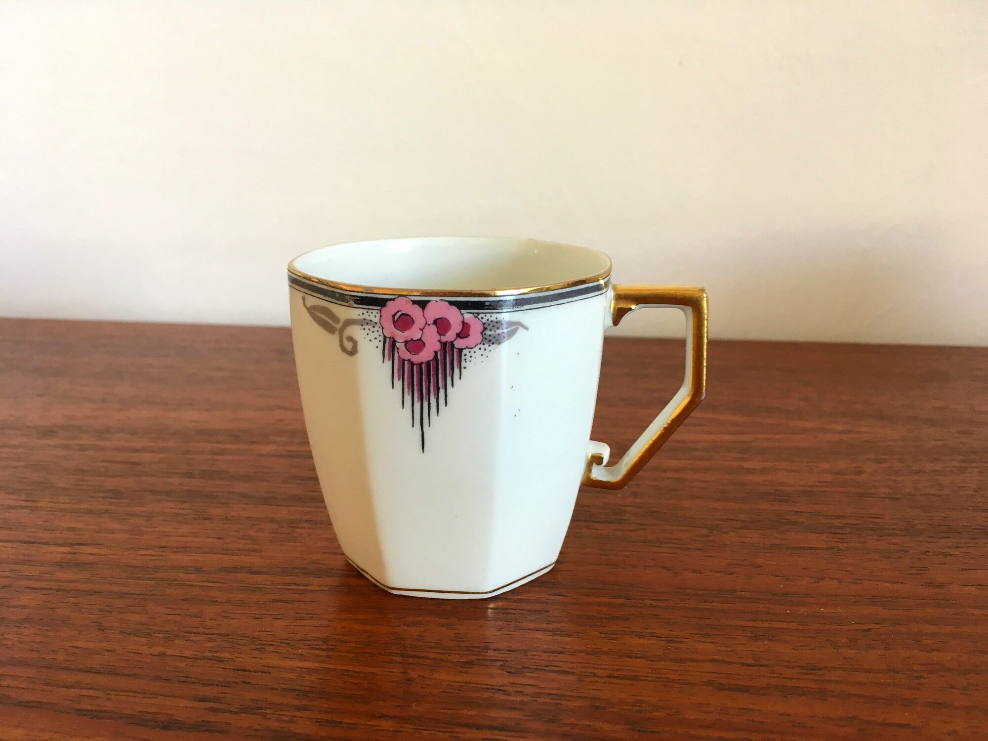 Set de 5 tasses en porcelaine de Limoge art déco années 30