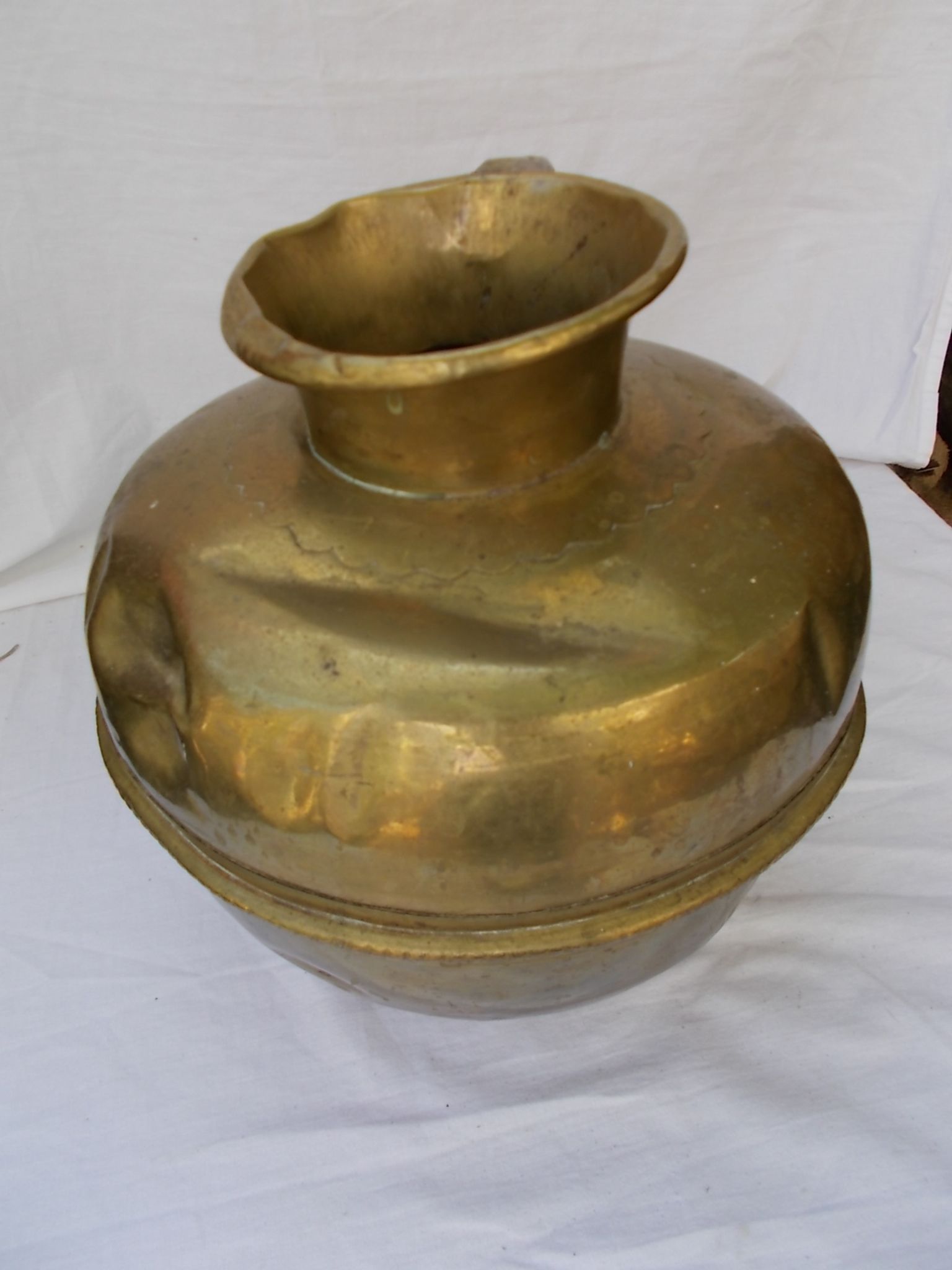 Brass pot