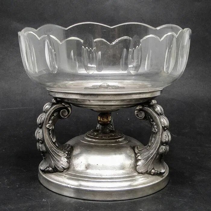 I8U Art Deco Cake Stand on Columns