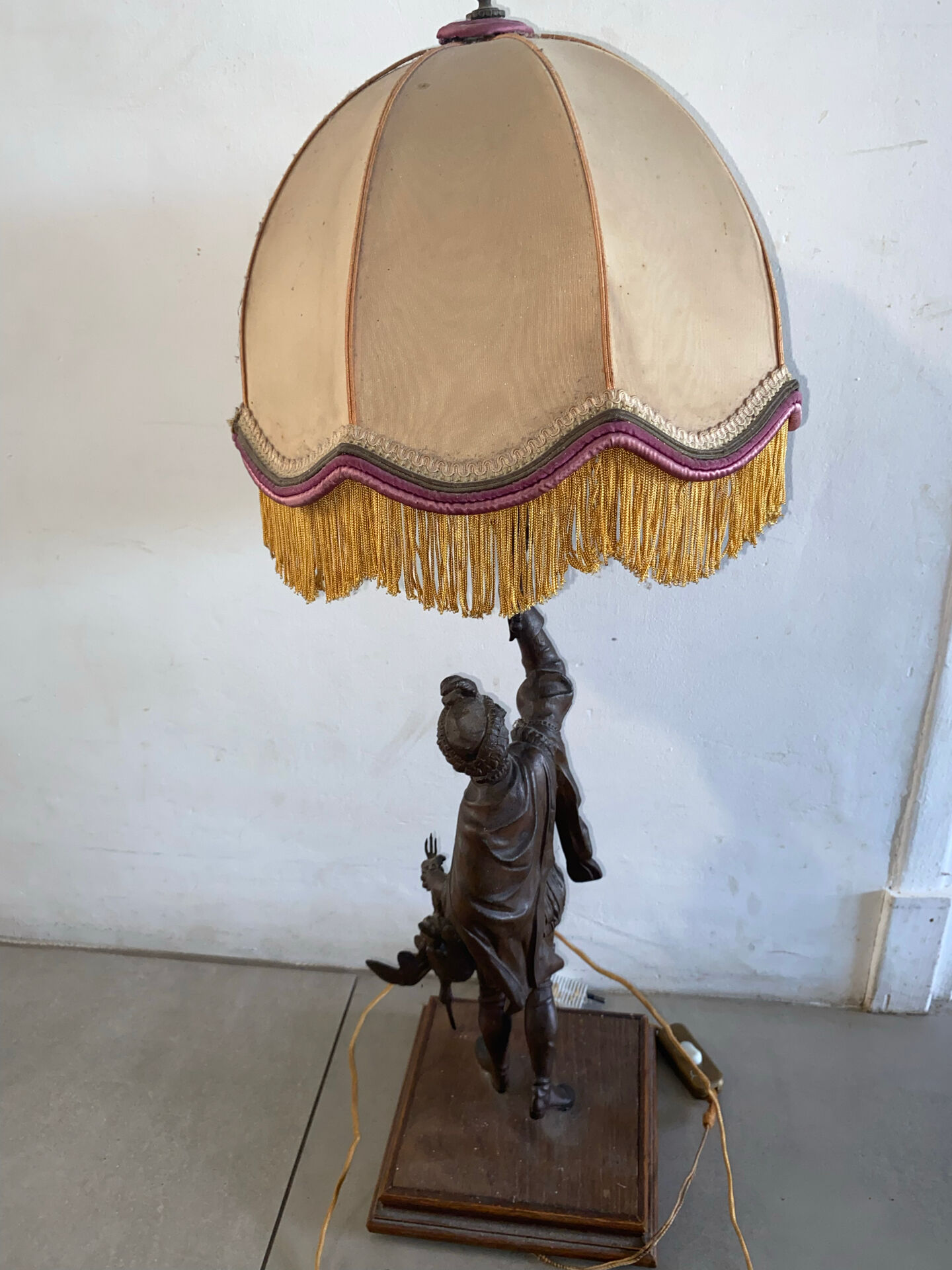 Antique statue lamp "The Hunt Louis XIII" signed LSF