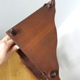 Corner shelf, corner with spool uprights