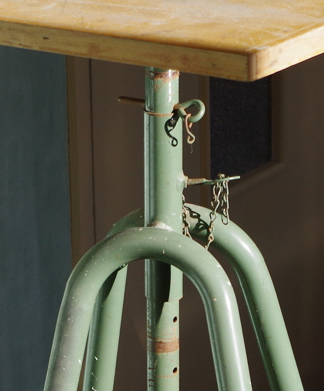 Sellette de sculpture mobilier d’école