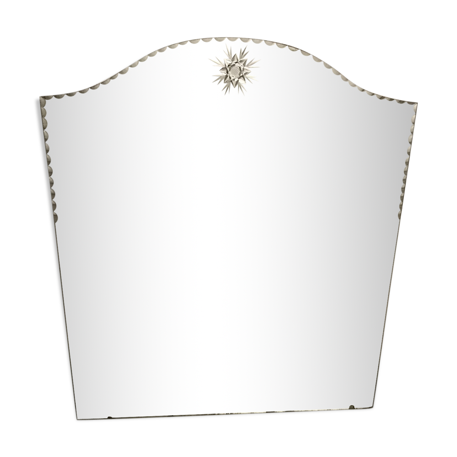 Bevelled path mirror with a star-studded motif