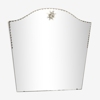 Bevelled path mirror with a star-studded motif