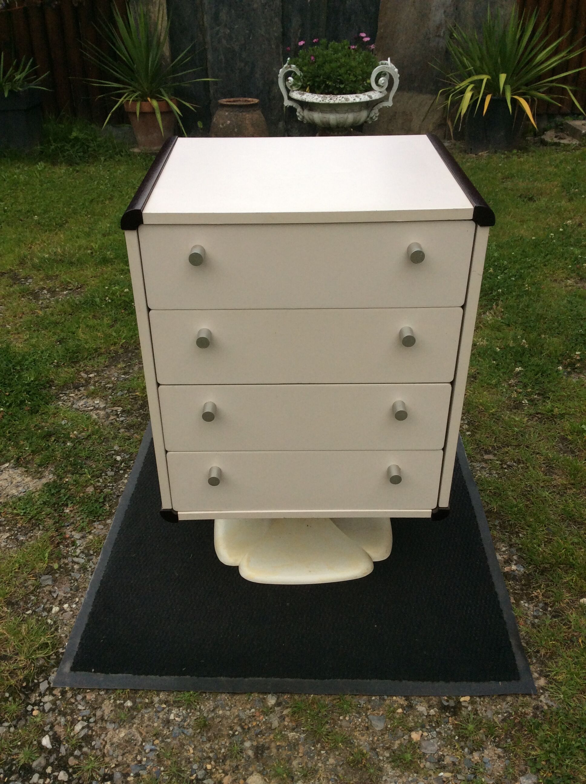 Chest of drawers vintage foot tulip white laquered (Gautier)