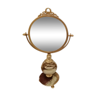 Old psyche mirror to pose
