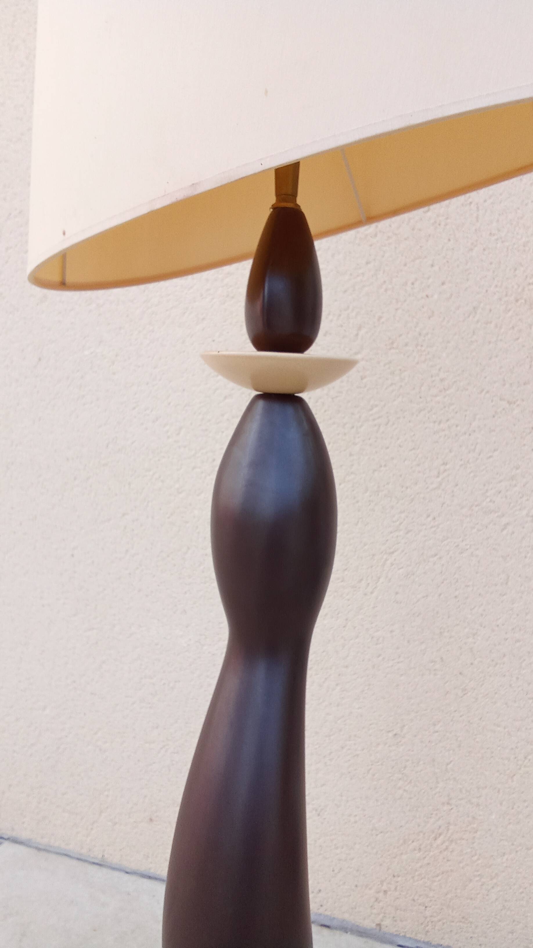 Keria ceramic floor lamp in vintage design